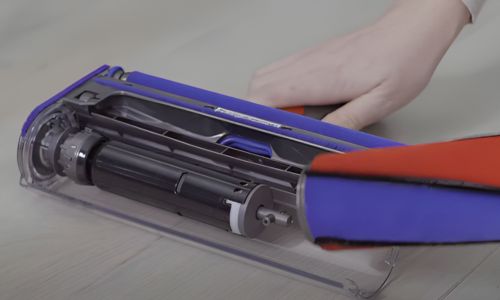 How to replace the soft roller brush bars on your Dyson V11™ cordless vacuum